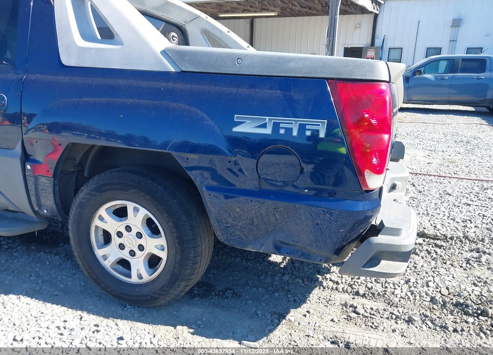 2002 CHEVROLET AVALANCHE 1500 VIN: 3GNEC13T42G213662