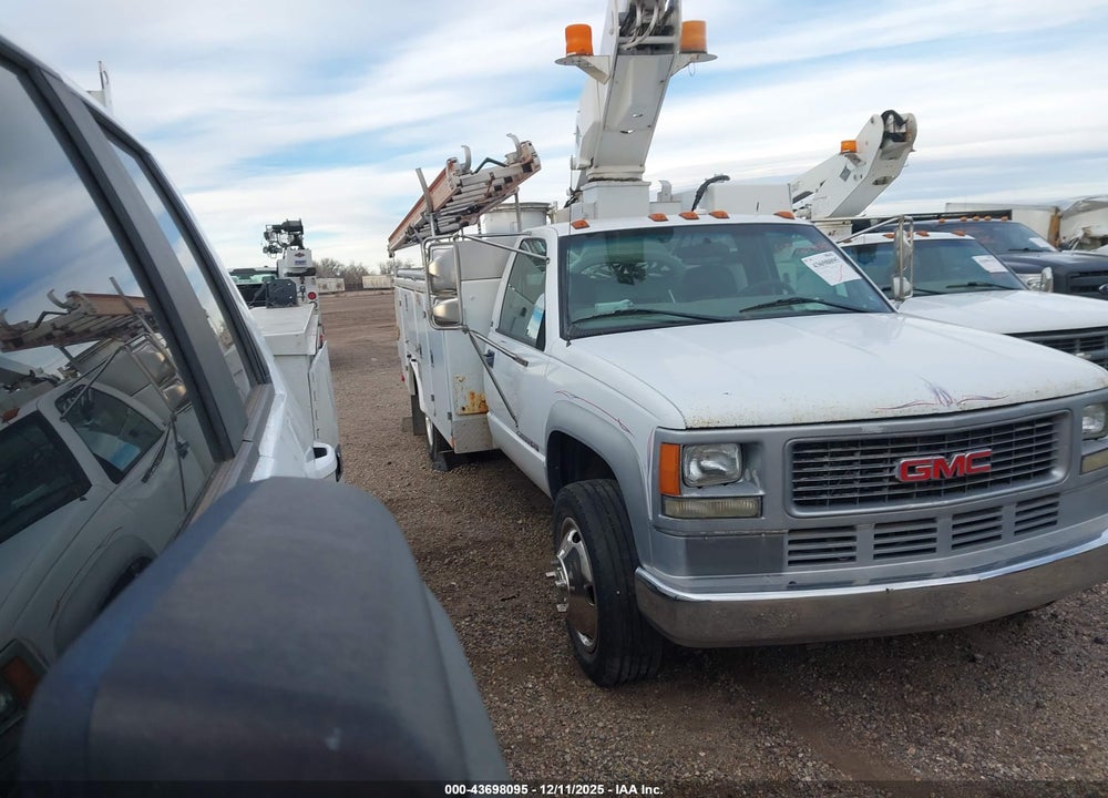 2002 GMC SIERRA C3500 HD CHASSIS SL VIN: 3GDKC34G02M110311