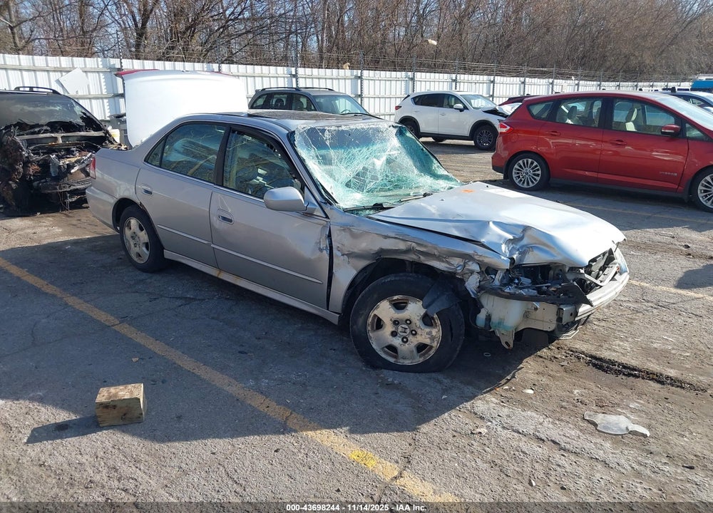 2002 HONDA ACCORD 3.0 EX VIN: 1HGCG165X2A060139