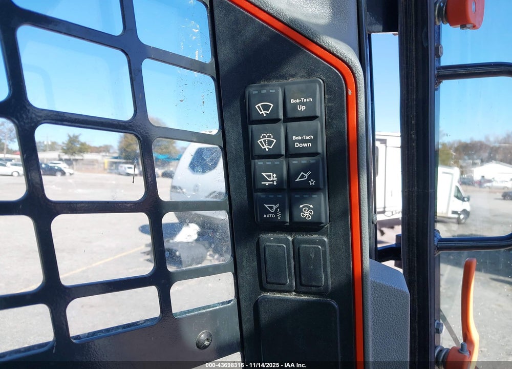 2024 BOBCAT T76 VIN: B4CE36107