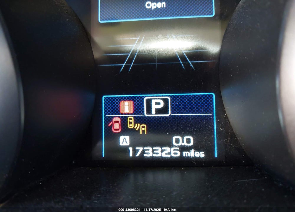 2017 SUBARU OUTBACK 3.6R TOURING VIN: 4S4BSETC0H3418232