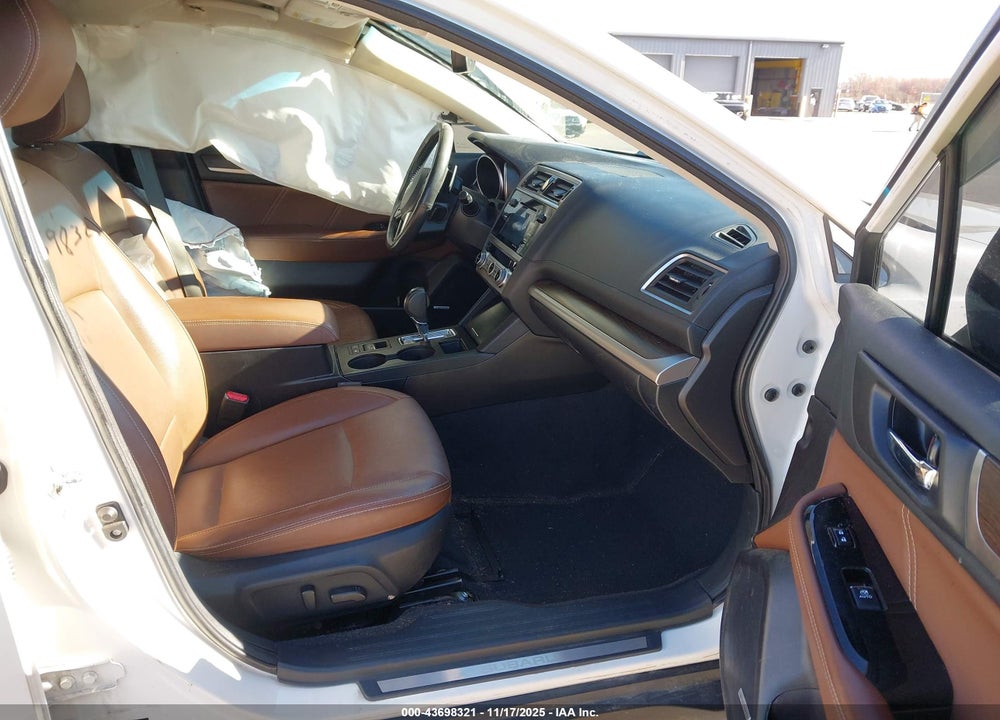 2017 SUBARU OUTBACK 3.6R TOURING VIN: 4S4BSETC0H3418232