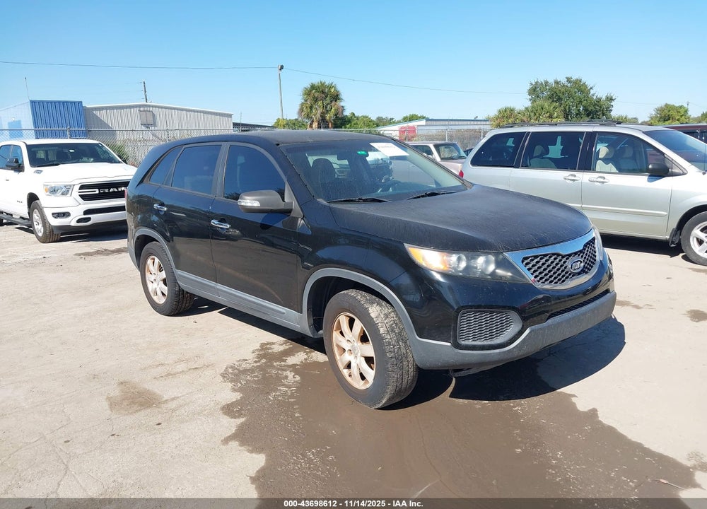 2011 KIA SORENTO LX VIN: 5XYKT3A17BG013592