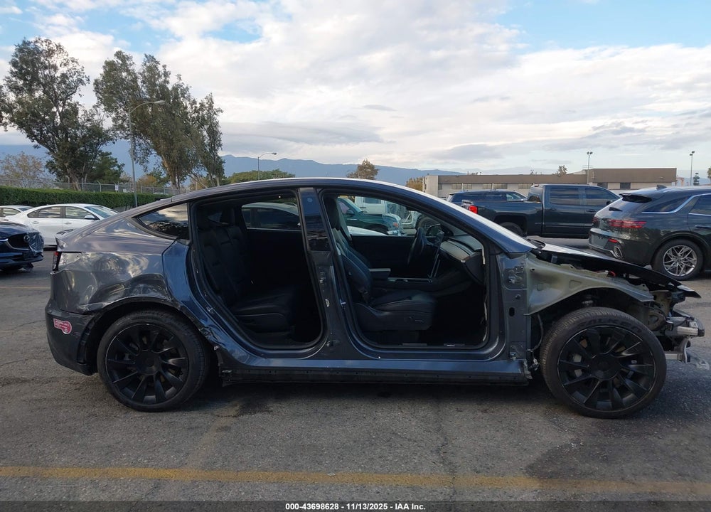 2021 TESLA MODEL Y LONG RANGE DUAL MOTOR ALL-WHEEL DRIVE VIN: 5YJYGAEE8MF192669