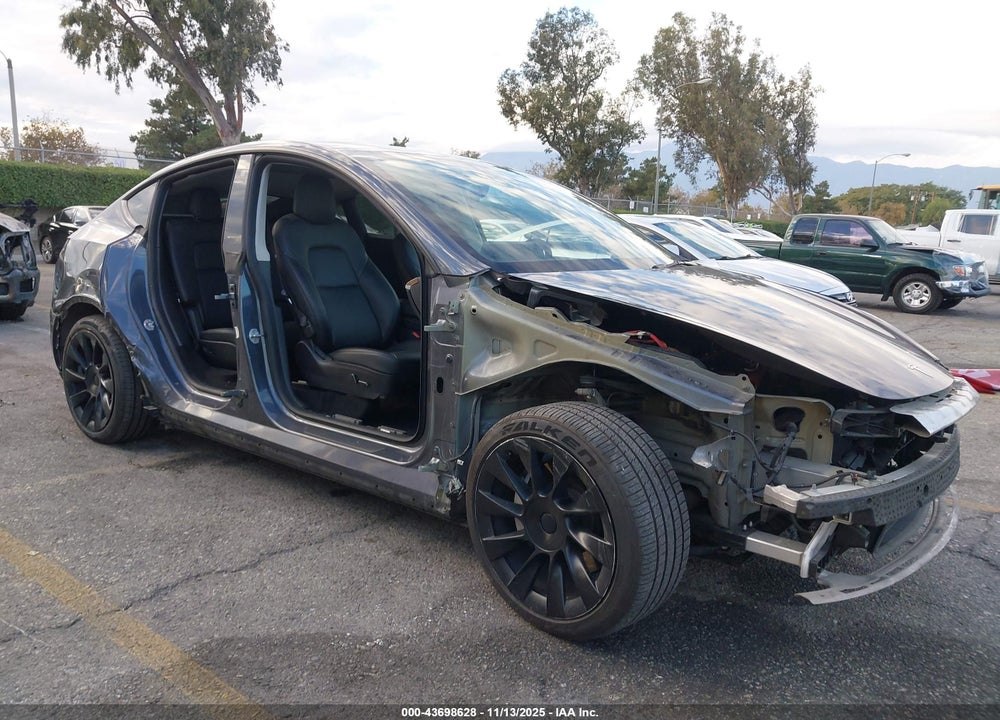 2021 TESLA MODEL Y LONG RANGE DUAL MOTOR ALL-WHEEL DRIVE VIN: 5YJYGAEE8MF192669