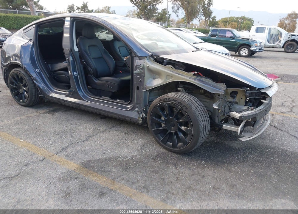 2021 TESLA MODEL Y LONG RANGE DUAL MOTOR ALL-WHEEL DRIVE VIN: 5YJYGAEE8MF192669