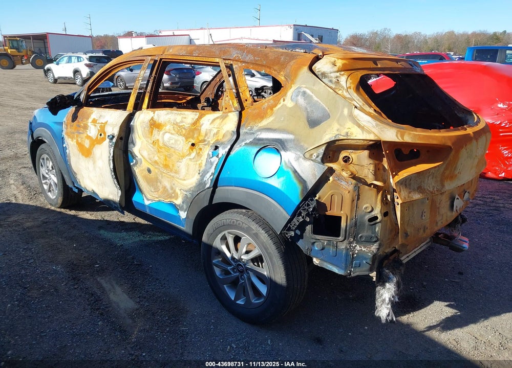 2017 HYUNDAI TUCSON VIN: KM8J3CA24HU334027