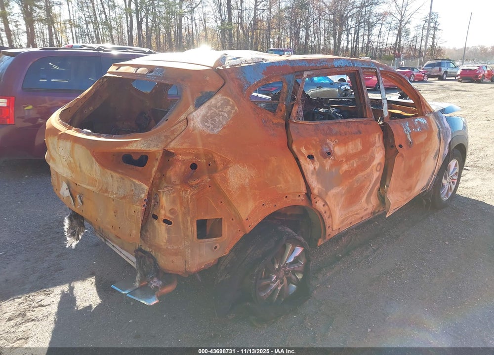 2017 HYUNDAI TUCSON VIN: KM8J3CA24HU334027