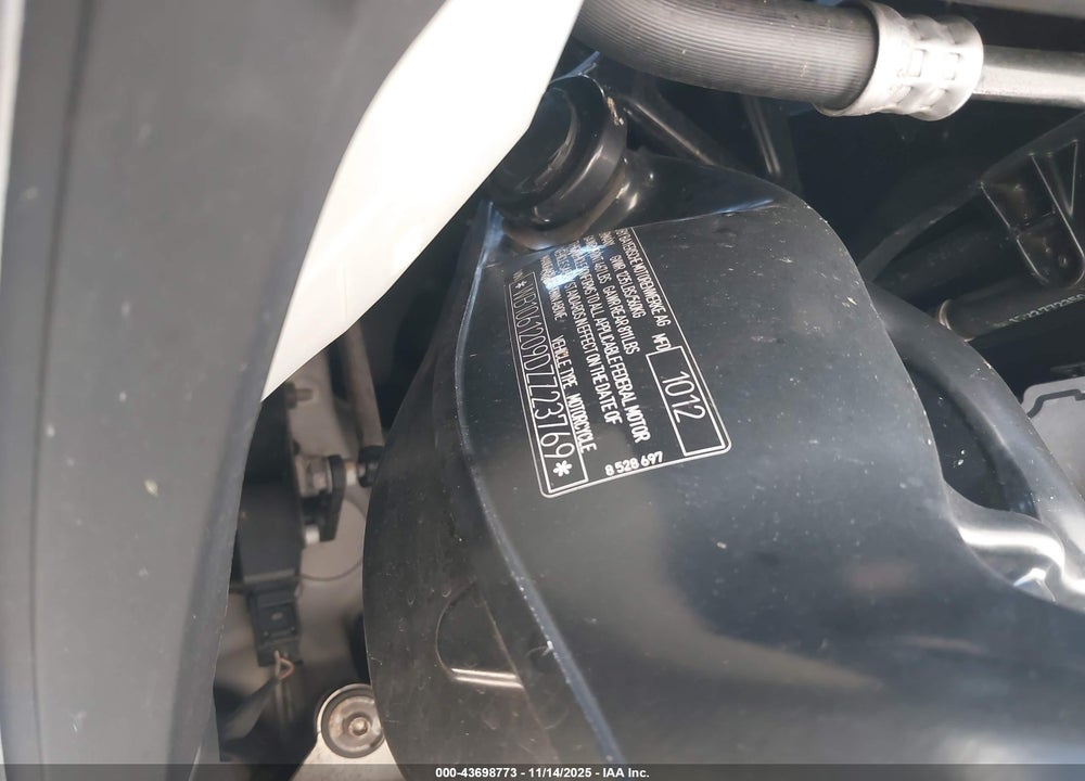 2013 BMW K1600 GTL VIN: WB1061209DZZ23769