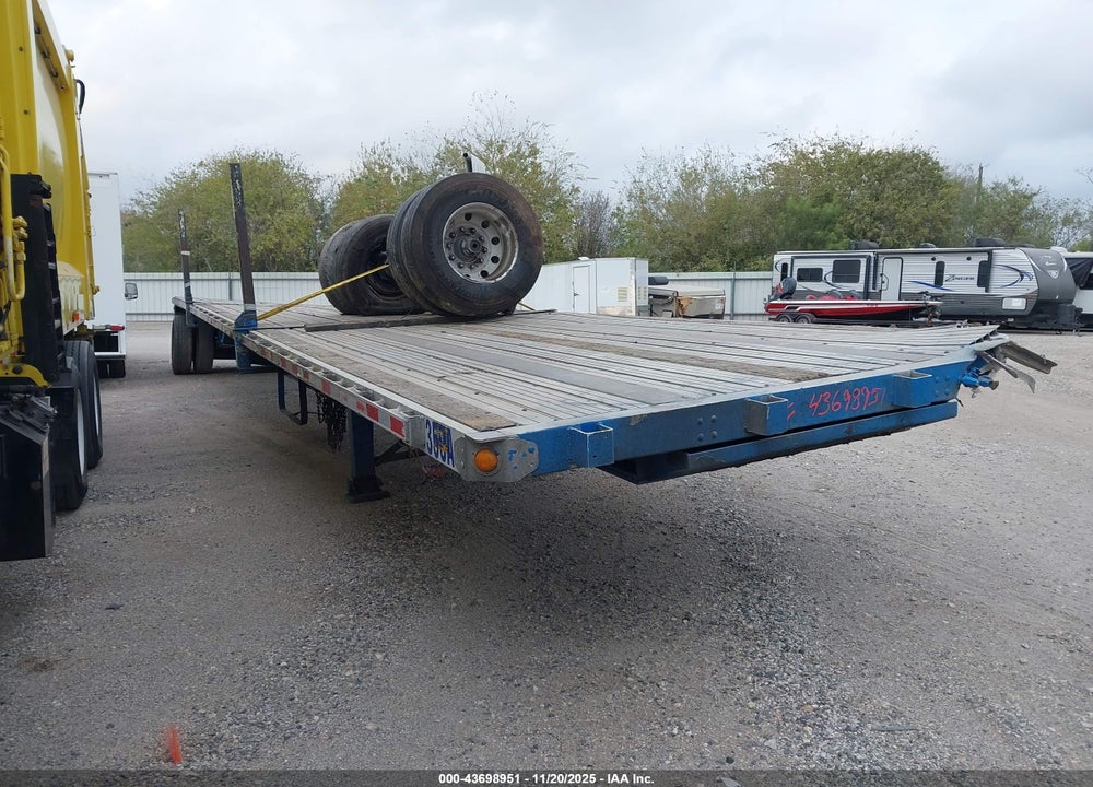1999 UTILITY TRAILER MFG FLAT BED VIN: 1UYFS2480XA823128