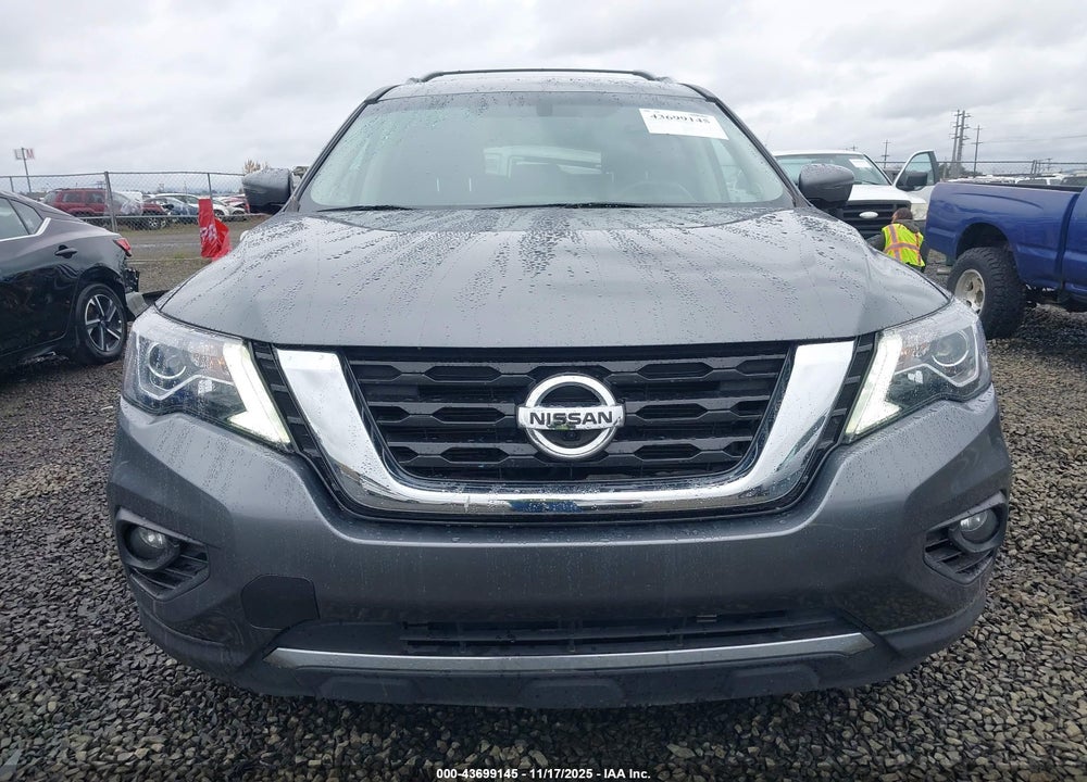 2017 NISSAN PATHFINDER VIN: 5N1DR2MM1HC610382
