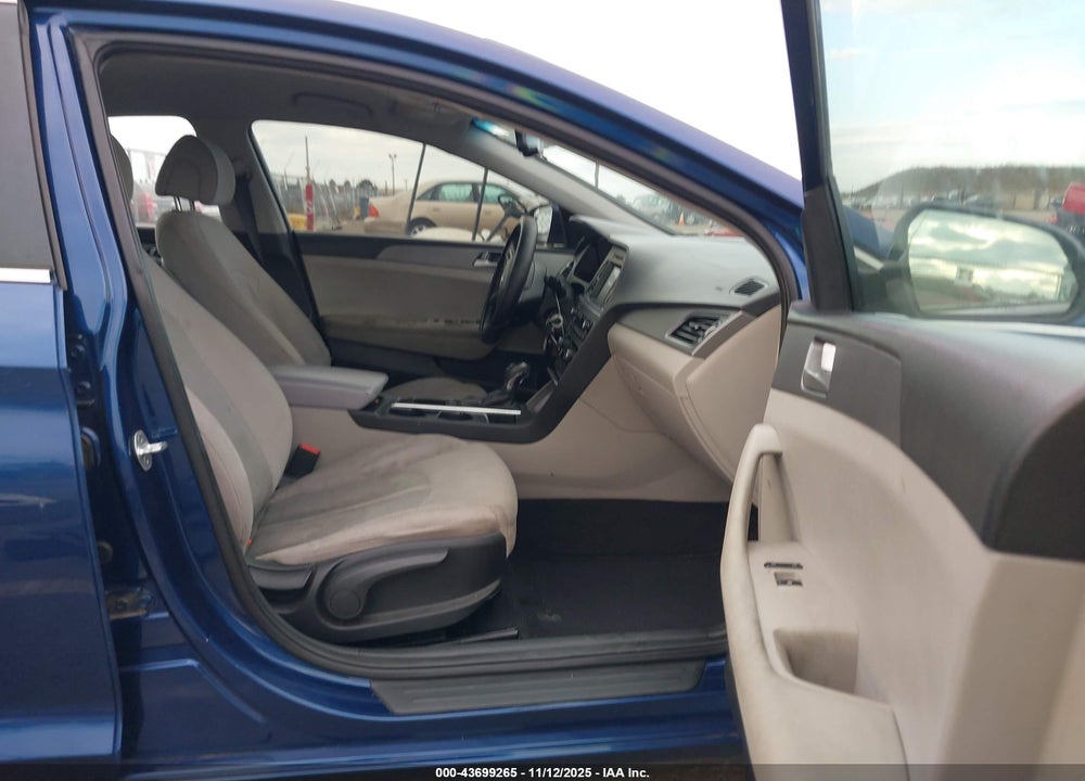 2016 HYUNDAI SONATA SE VIN: 5NPE24AF8GH326524