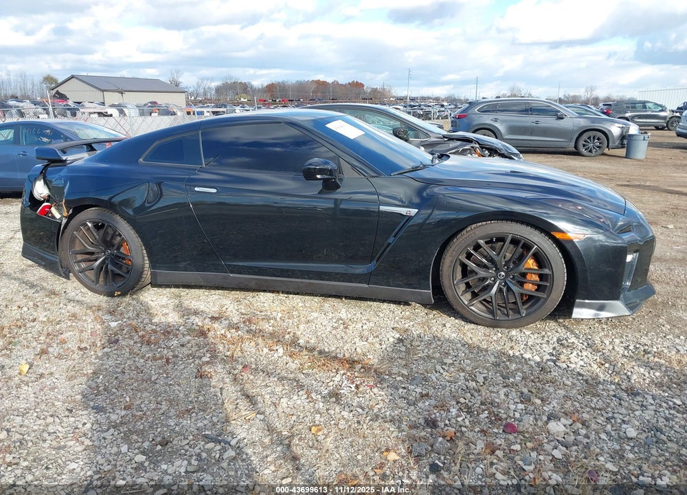 2017 NISSAN GT-R PREMIUM VIN: JN1AR5EF2HM820995