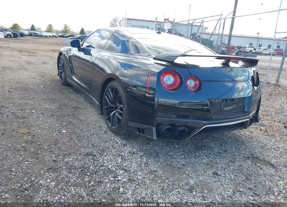 2017 NISSAN GT-R PREMIUM VIN: JN1AR5EF2HM820995