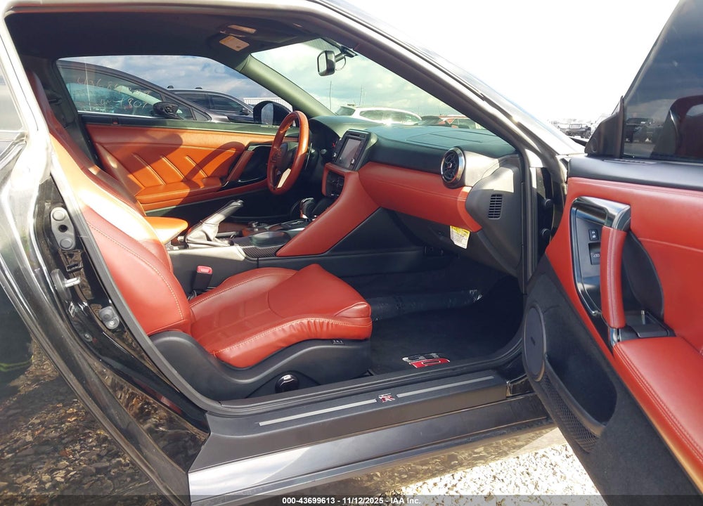 2017 NISSAN GT-R PREMIUM VIN: JN1AR5EF2HM820995