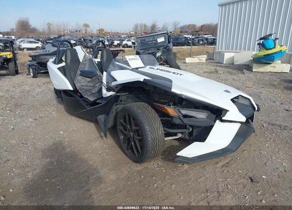 2021 POLARIS SLINGSHOT S VIN: 57XAASHD8M8145631