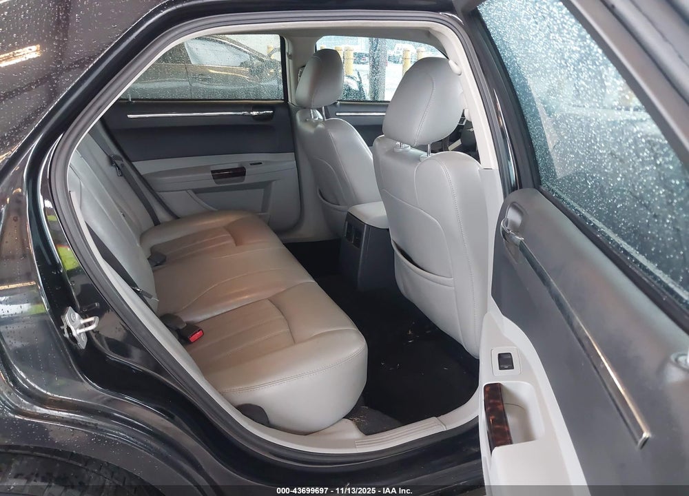 2007 CHRYSLER 300C VIN: 2C3KA63H37H876937