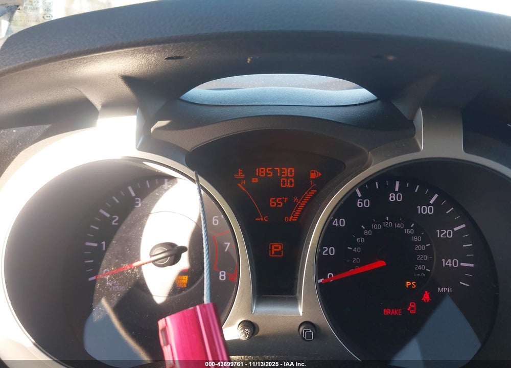 2011 NISSAN JUKE SV VIN: JN8AF5MV8BT015115