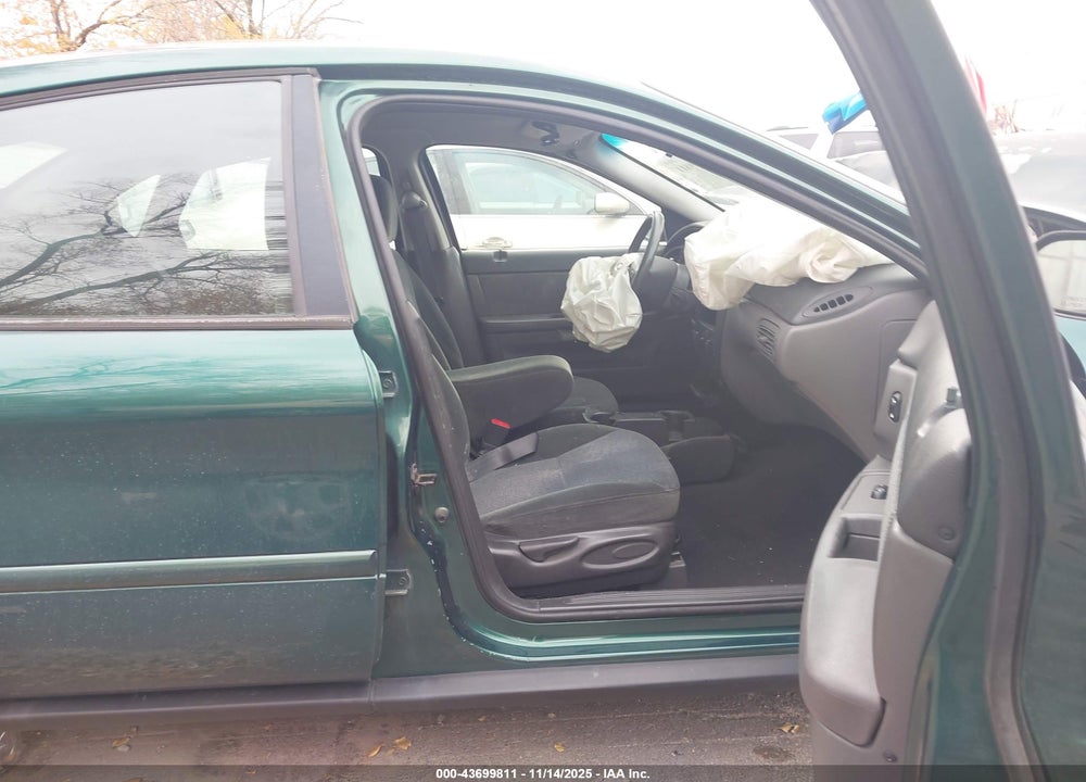 2000 FORD TAURUS SES VIN: 1FAFP5528YG153182