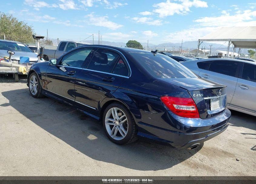 2013 MERCEDES-BENZ C 250 SPORT VIN: WDDGF4HB0DR298700