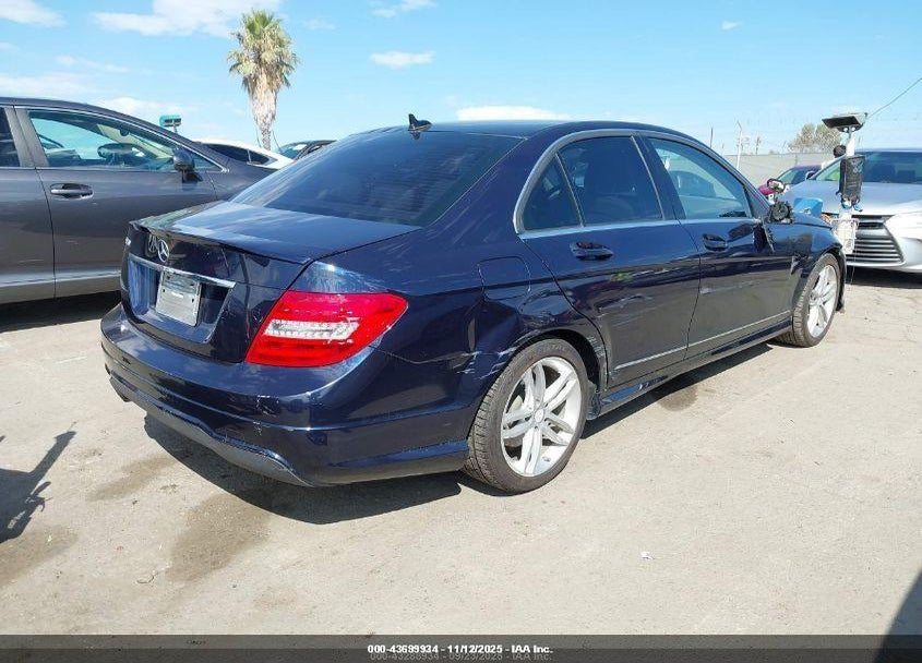 2013 MERCEDES-BENZ C 250 SPORT VIN: WDDGF4HB0DR298700