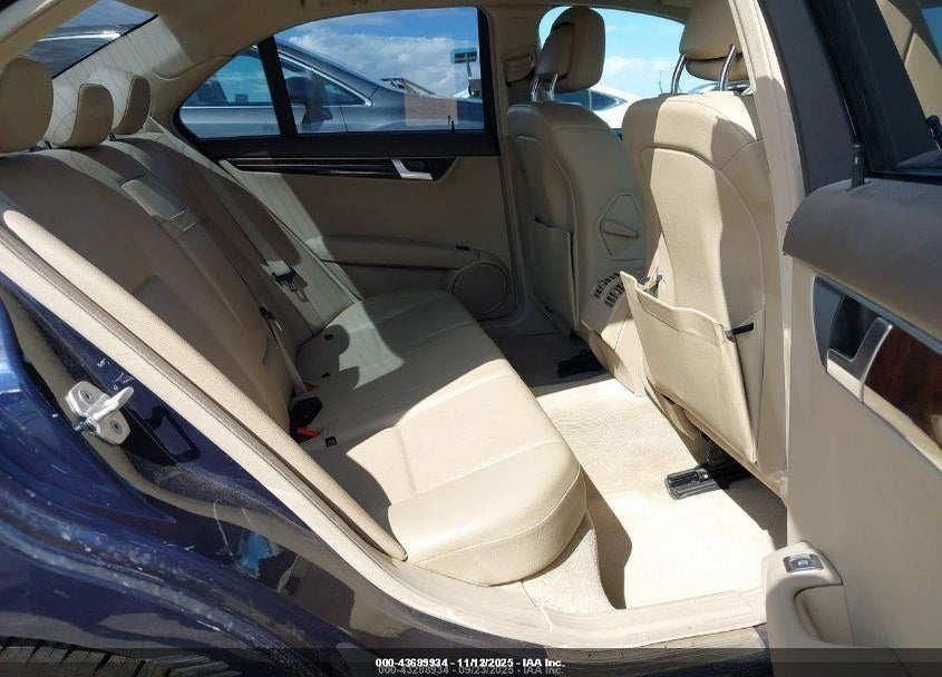 2013 MERCEDES-BENZ C 250 SPORT VIN: WDDGF4HB0DR298700