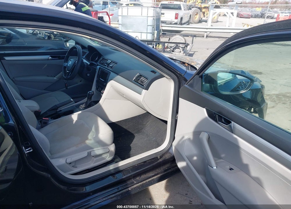 2018 VOLKSWAGEN PASSAT 2.0T R-LINE/2.0T S VIN: 1VWAA7A30JC014982