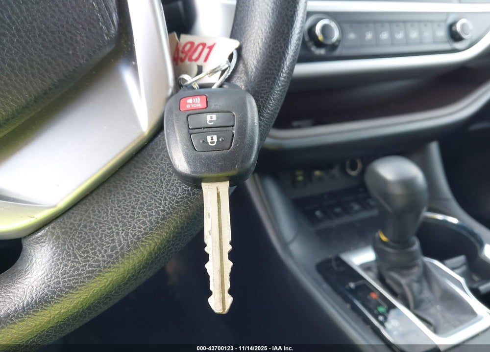 2019 TOYOTA HIGHLANDER LE VIN: 5TDBZRFH1KS740253