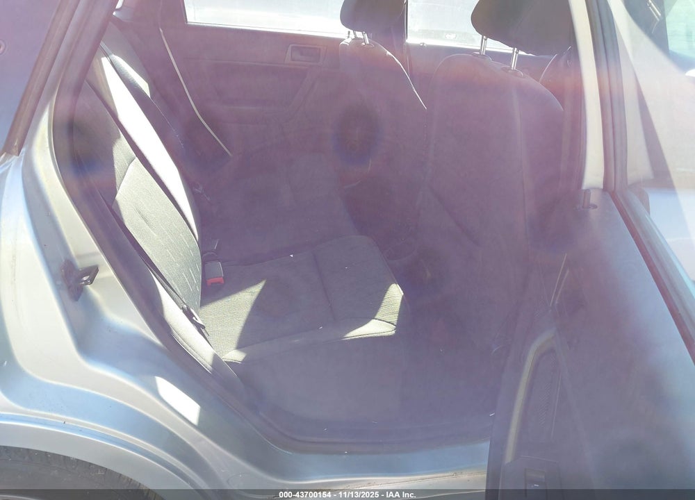 2011 FORD FOCUS SE VIN: 1FAHP3FN3BW204039