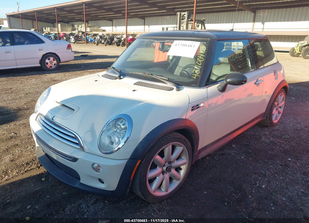 2005 MINI COOPER S VIN: WMWRE33455TD92150