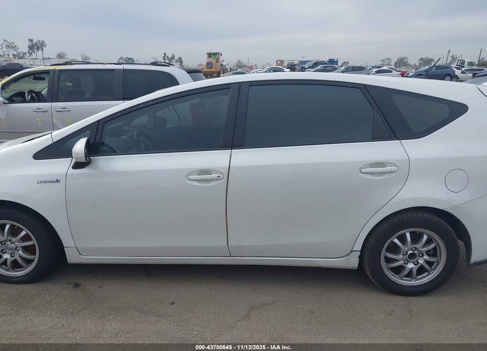 2015 TOYOTA PRIUS V THREE VIN: JTDZN3EU8FJ027472