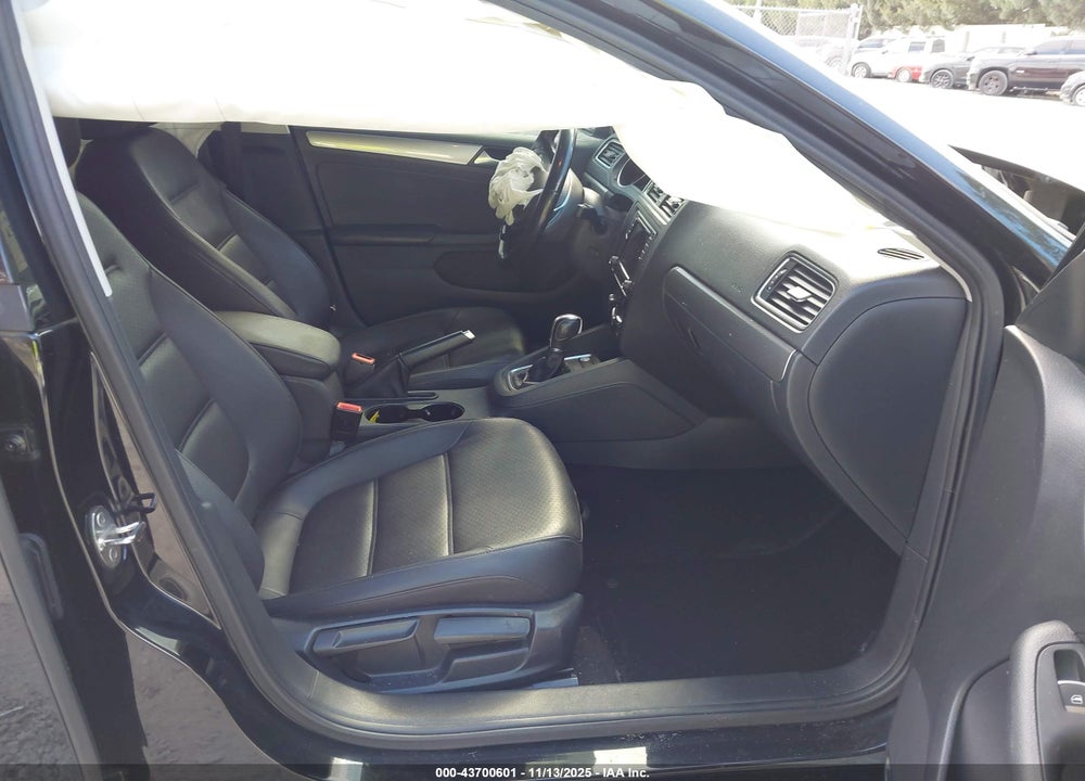 2016 VOLKSWAGEN JETTA 1.4T SE VIN: 3VWD67AJ7GM412615