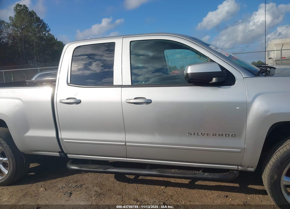 2019 CHEVROLET SILVERADO 1500 LD LT VIN: 2GCRCPEC6K1155556