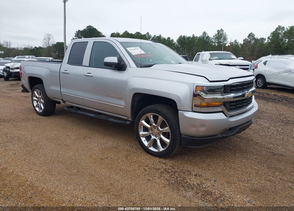 2019 CHEVROLET SILVERADO 1500 LD LT VIN: 2GCRCPEC6K1155556