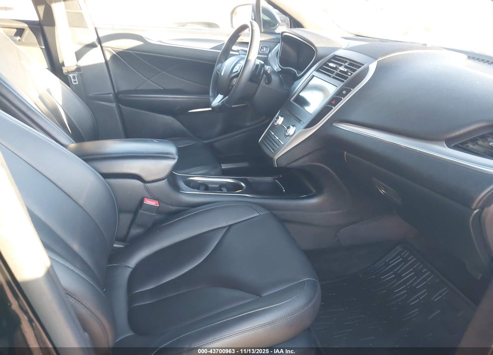2017 LINCOLN MKC PREMIERE VIN: 5LMCJ1D91HUL27268