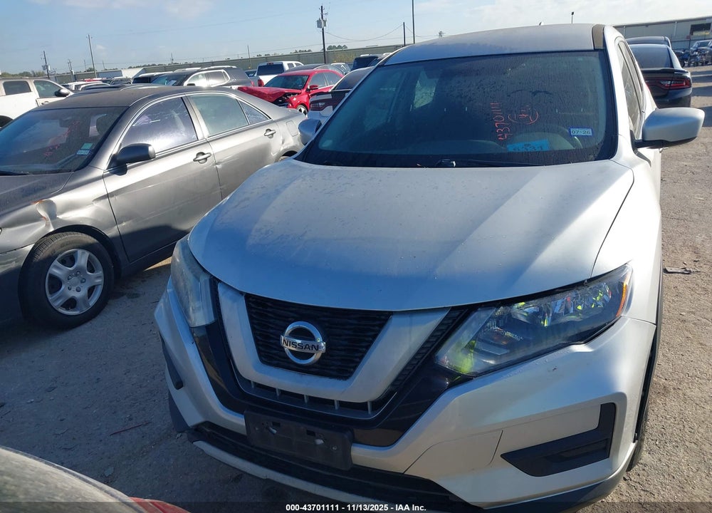 2017 NISSAN ROGUE S VIN: KNMAT2MV2HP516439