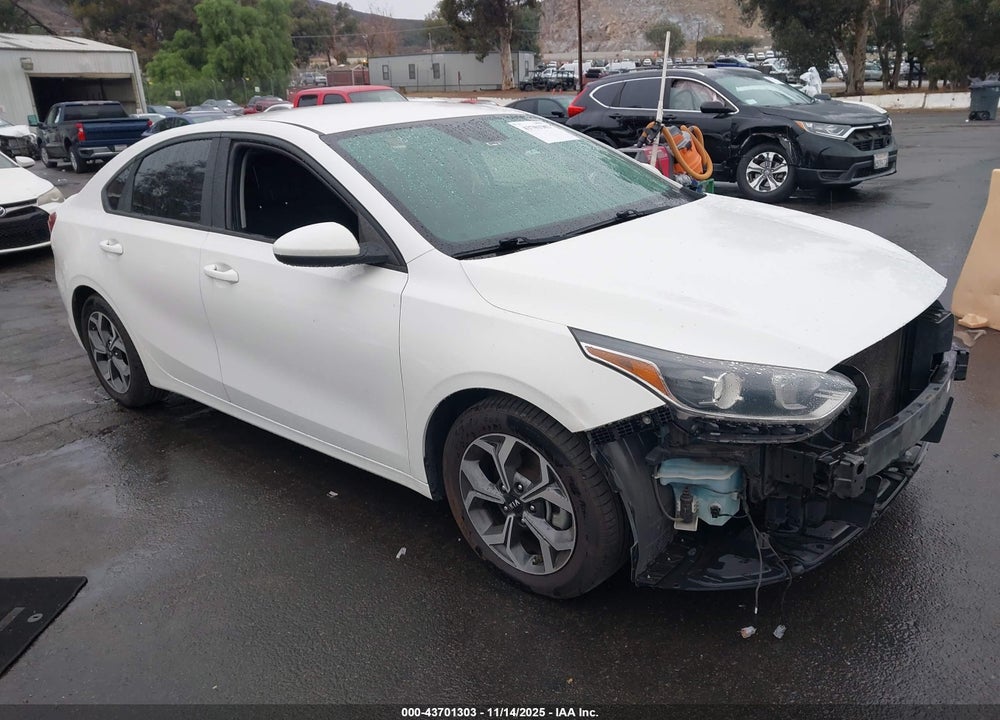 2020 KIA FORTE LXS VIN: 3KPF24AD8LE175136