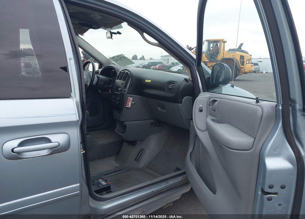 2005 DODGE GRAND CARAVAN SXT VIN: 2D4GP44LX5R534192