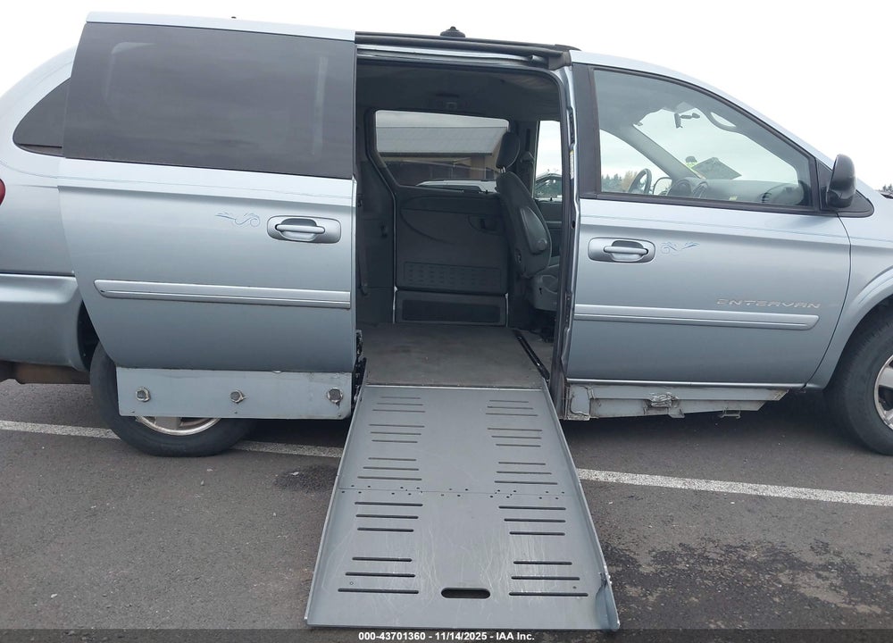 2005 DODGE GRAND CARAVAN SXT VIN: 2D4GP44LX5R534192