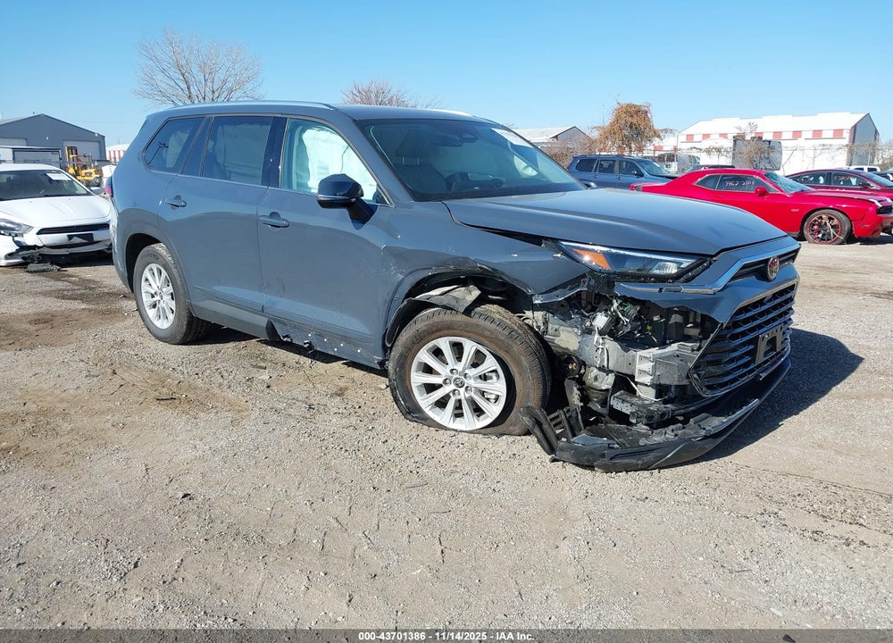2024 TOYOTA GRAND HIGHLANDER XLE VIN: 5TDAAAB59RS026302