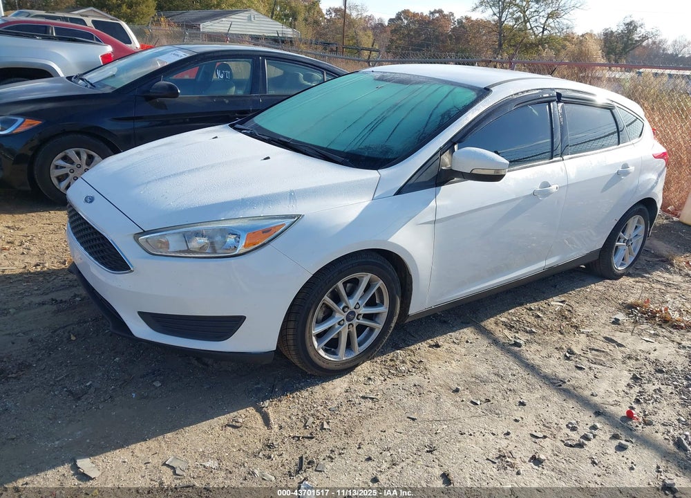 2015 FORD FOCUS SE VIN: 1FADP3K21FL350649