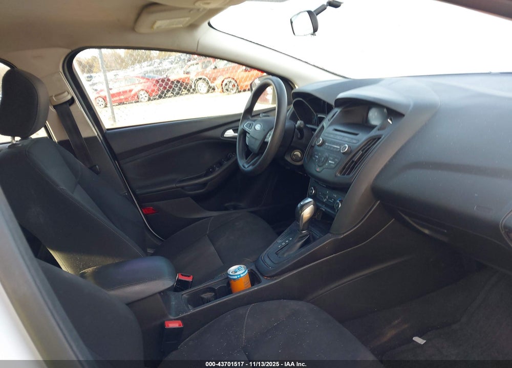 2015 FORD FOCUS SE VIN: 1FADP3K21FL350649