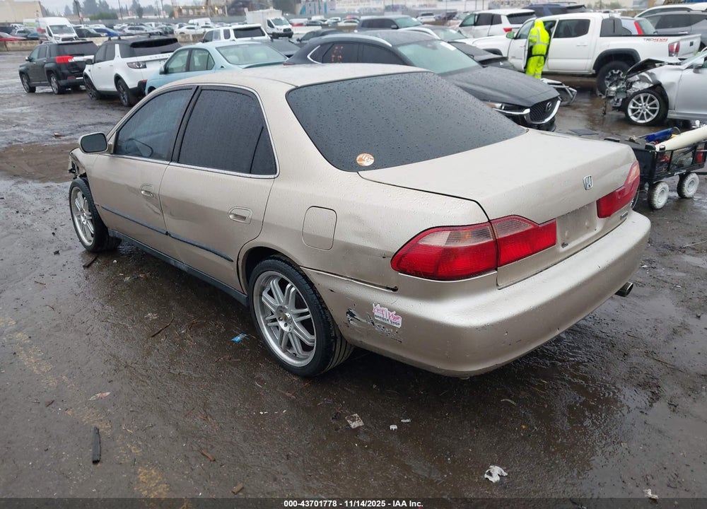 2000 HONDA ACCORD 2.3 LX VIN: 1HGCG6553YA050947