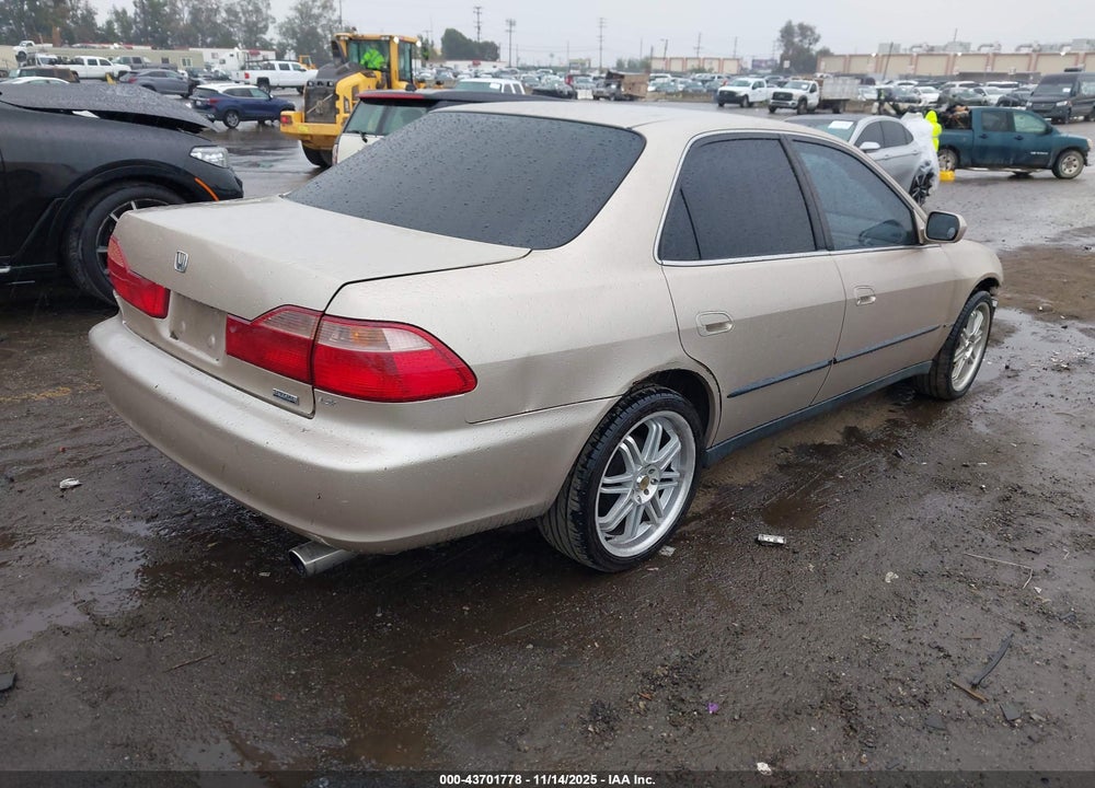 2000 HONDA ACCORD 2.3 LX VIN: 1HGCG6553YA050947