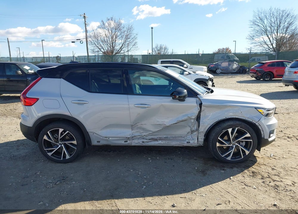 2021 VOLVO XC40 T5 R-DESIGN VIN: YV4162UM3M2579729
