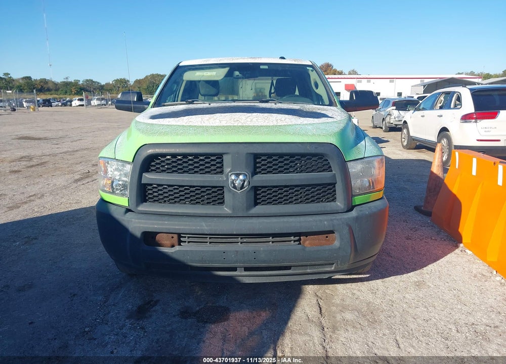2018 RAM 2500 TRADESMAN 4X2 8' BOX VIN: 3C6TR4HT5JG188396