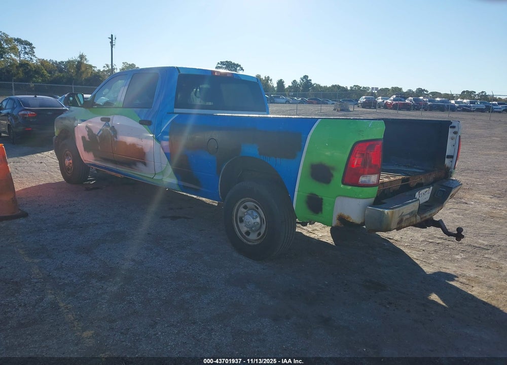 2018 RAM 2500 TRADESMAN 4X2 8' BOX VIN: 3C6TR4HT5JG188396