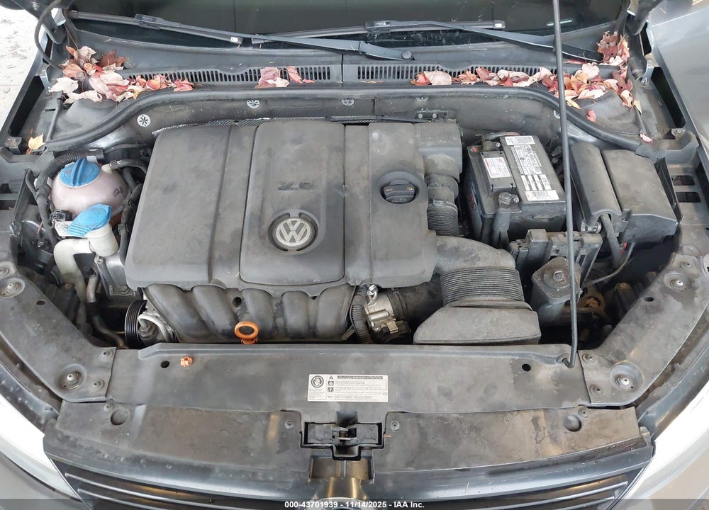2012 VOLKSWAGEN JETTA 2.5L SE VIN: 3VWDP7AJ4CM320983
