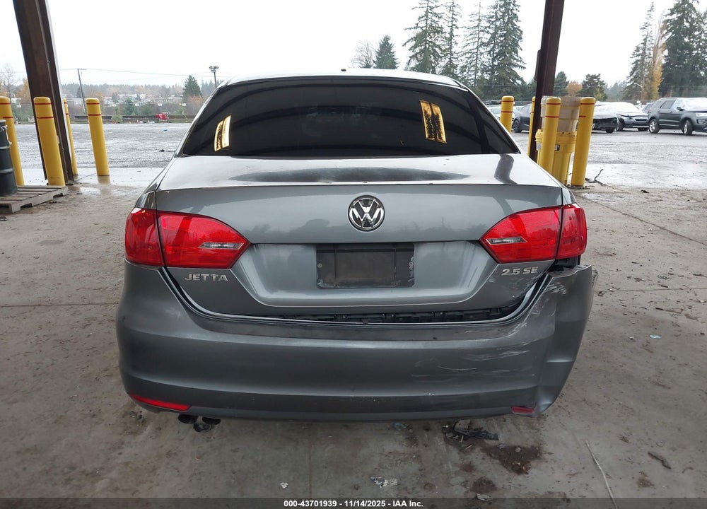 2012 VOLKSWAGEN JETTA 2.5L SE VIN: 3VWDP7AJ4CM320983