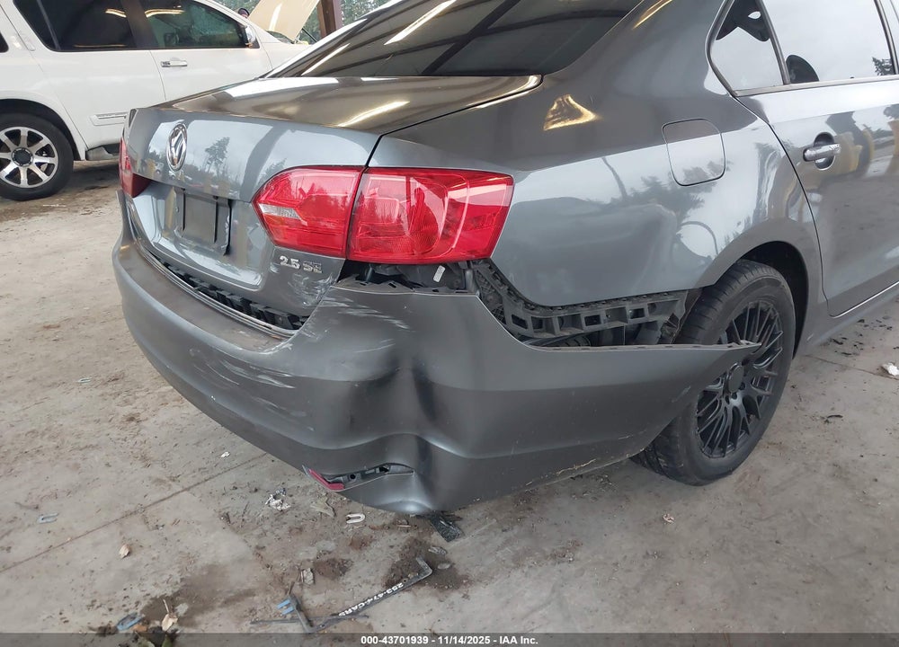2012 VOLKSWAGEN JETTA 2.5L SE VIN: 3VWDP7AJ4CM320983